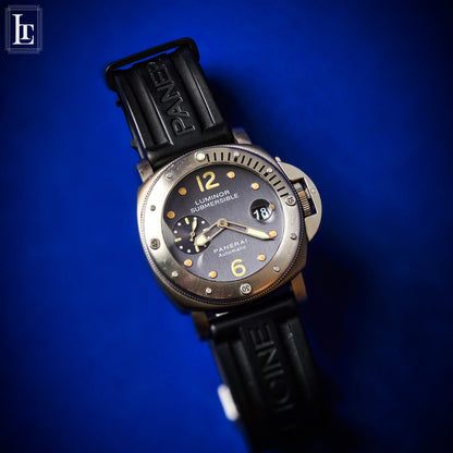 Officine Panerai Luminor Submersible PAM00025 Tritium Grey