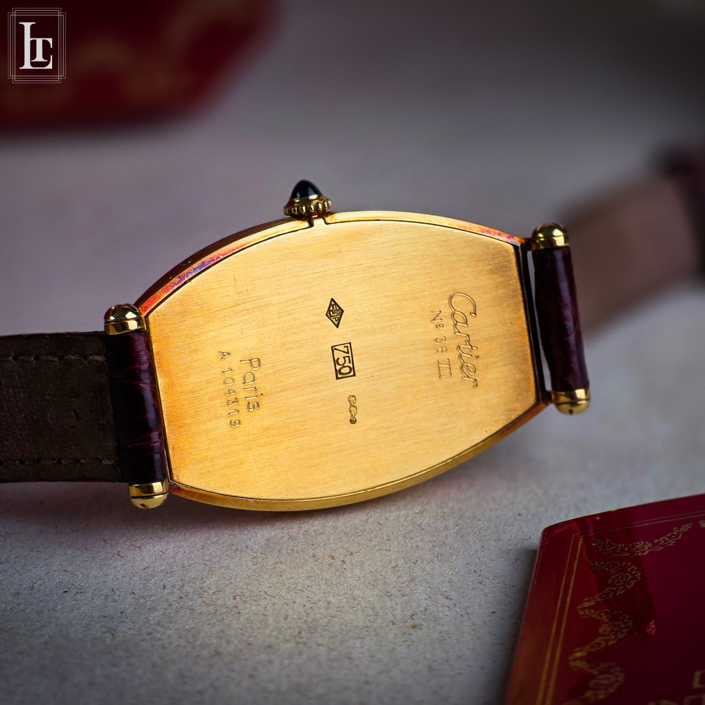 Cartier Tonneau Grand Taille yg