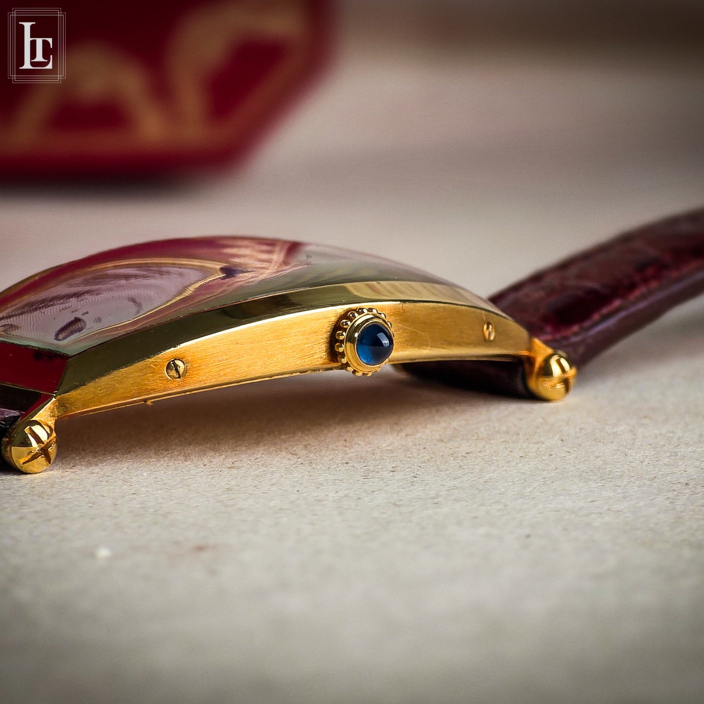 Cartier Tonneau Grand Taille yg