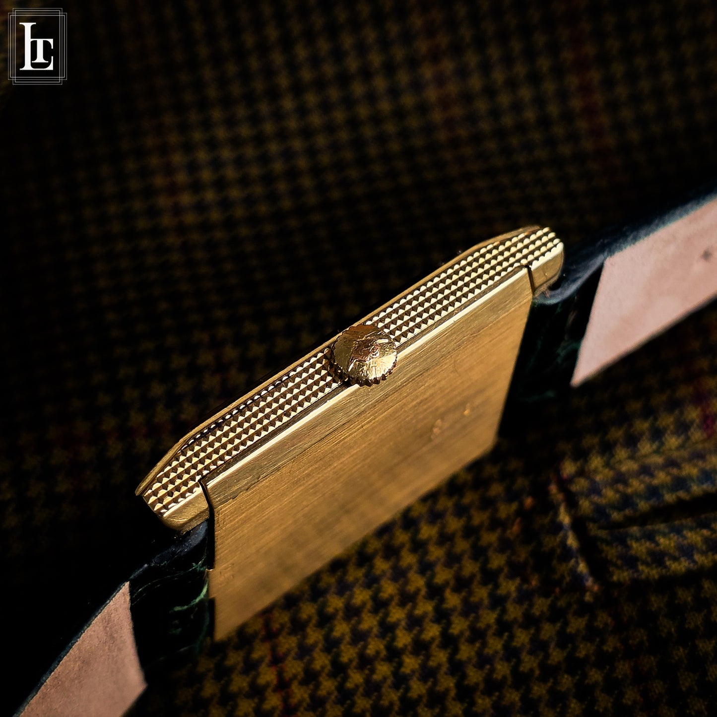Movado "Clou de Paris" gold