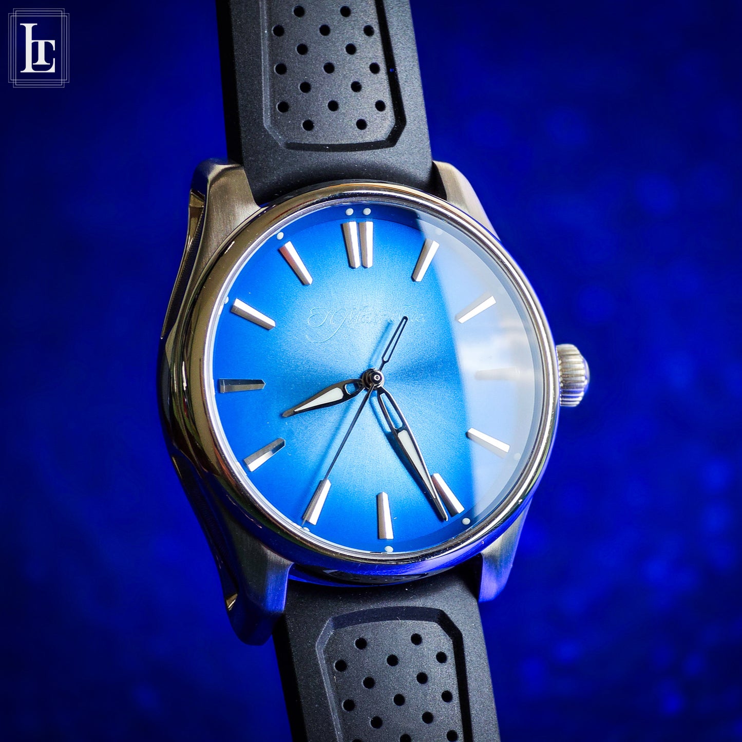 H.Moser & Cie Pioneer Artic Blue