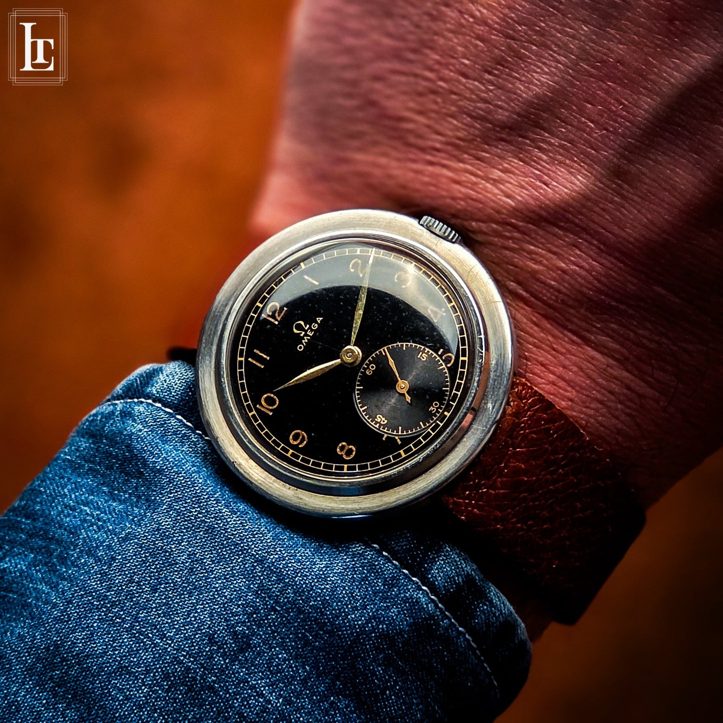 Omega UFO Disco Volante nero gilt
