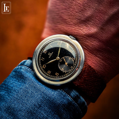 Omega UFO Disco Volante nero gilt