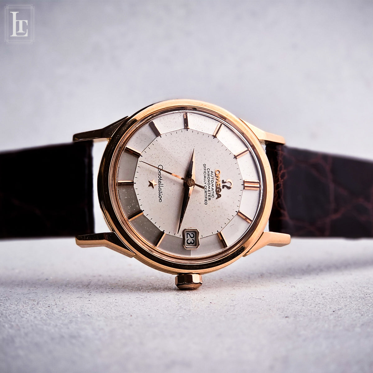 Omega Constellation Piepan 18k rose gold, ref. 168005/6, 1967, vista di tre quarti