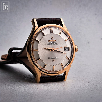 Omega Constellation Piepan 18k rose gold, ref. 168005/6, 1967, vista di tre quarti