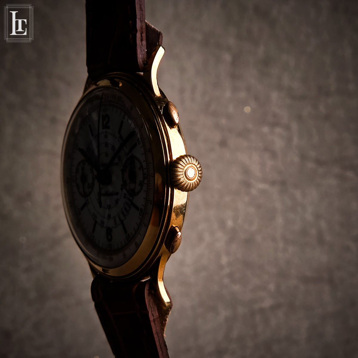 Initiative chronograph oversize gold V22