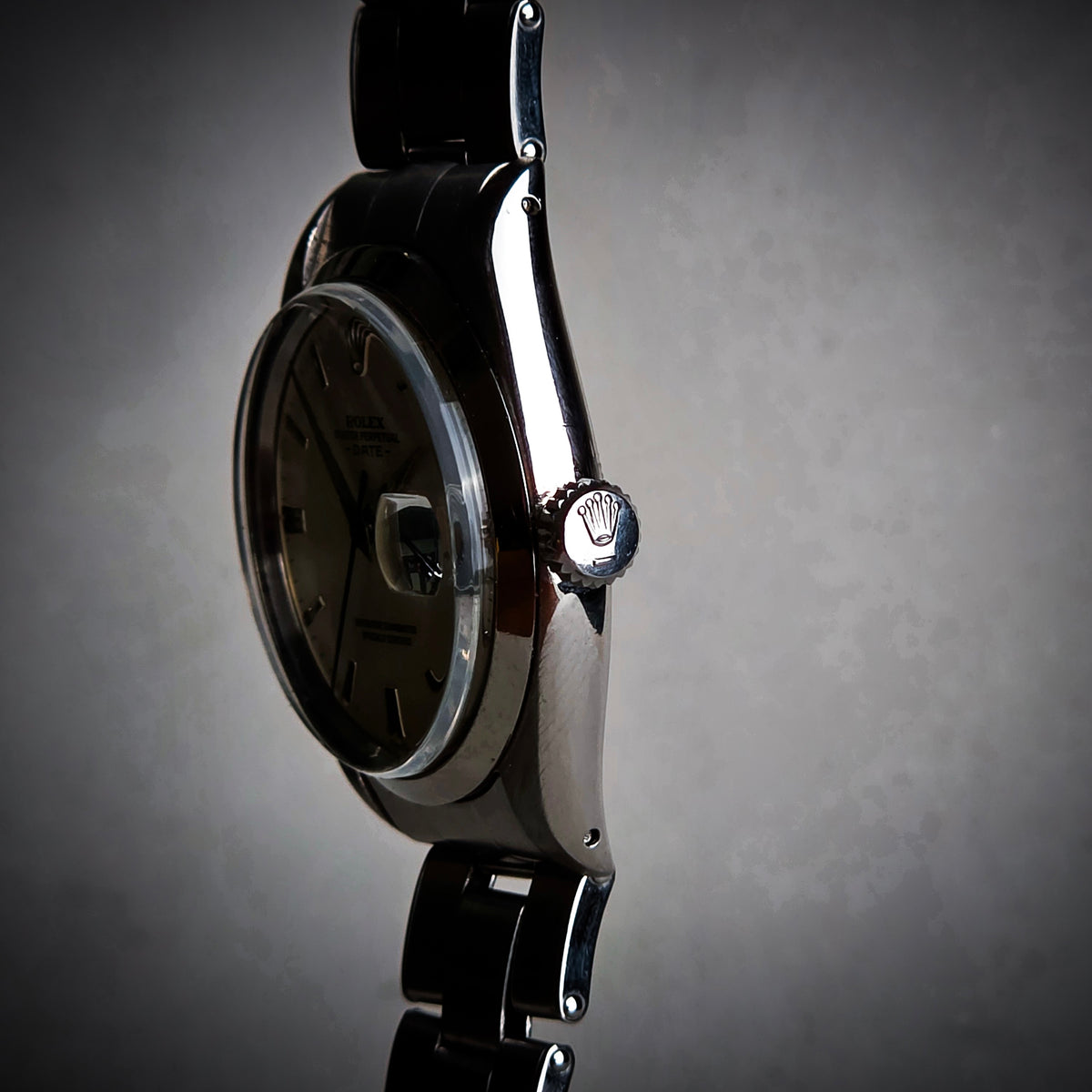 Rolex Date 1500 riveted