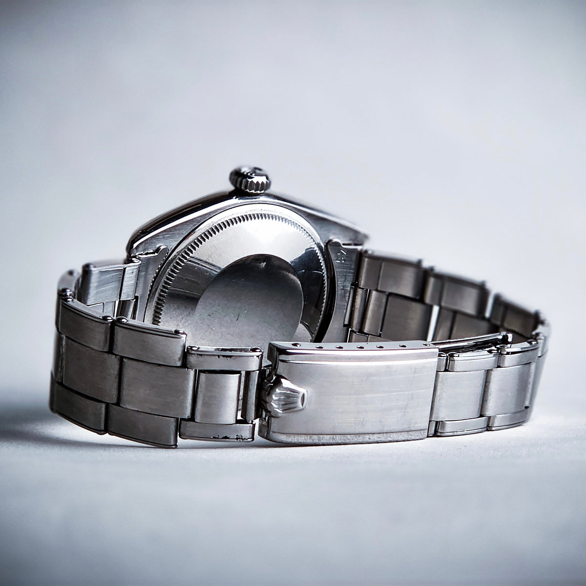 Rolex Date 1500 riveted