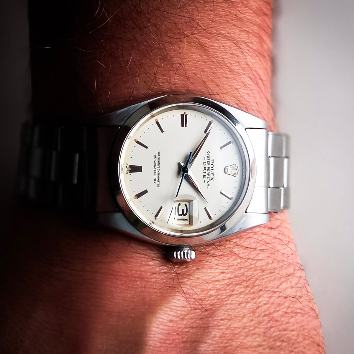 Rolex Date 1500 riveted