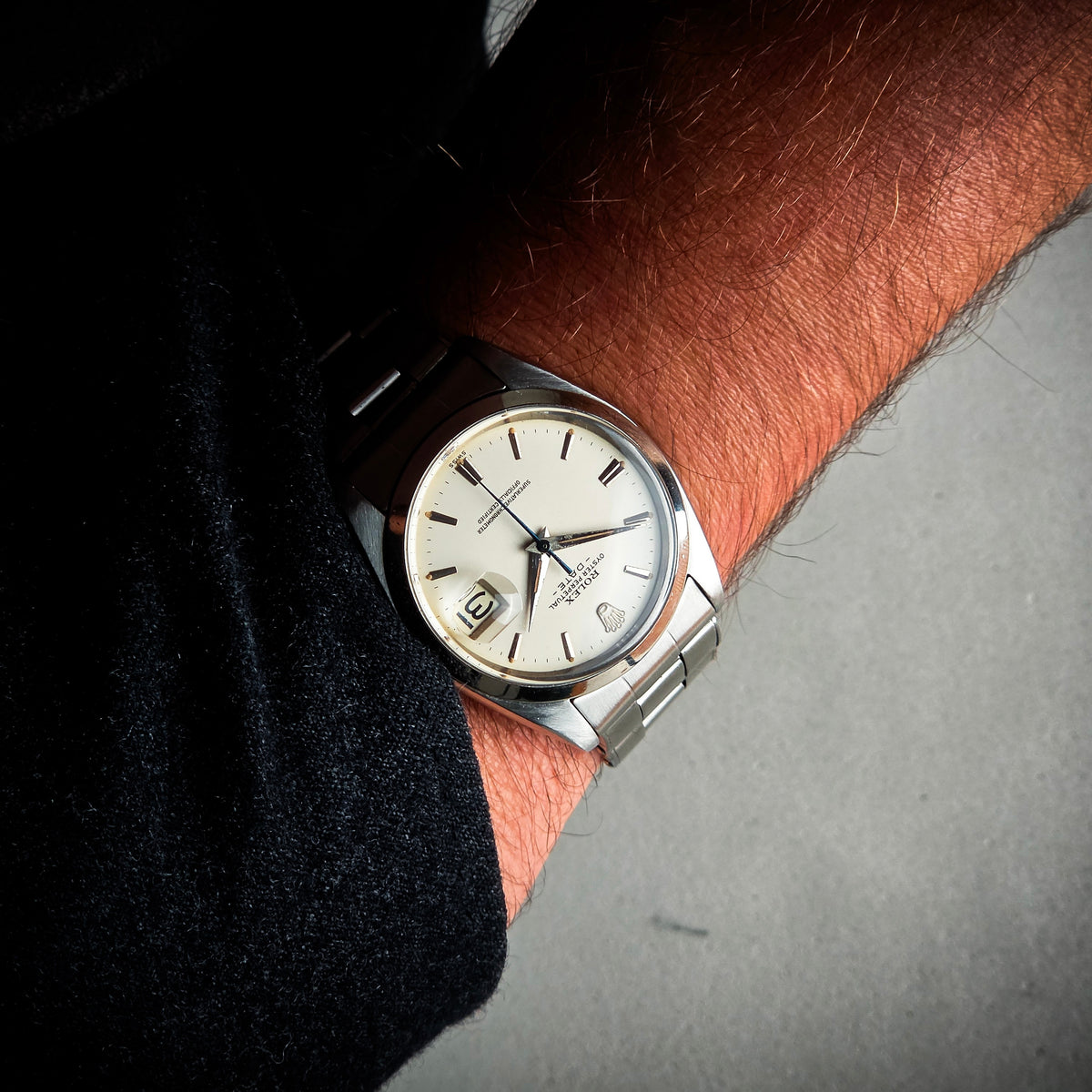 Rolex Date 1500 riveted