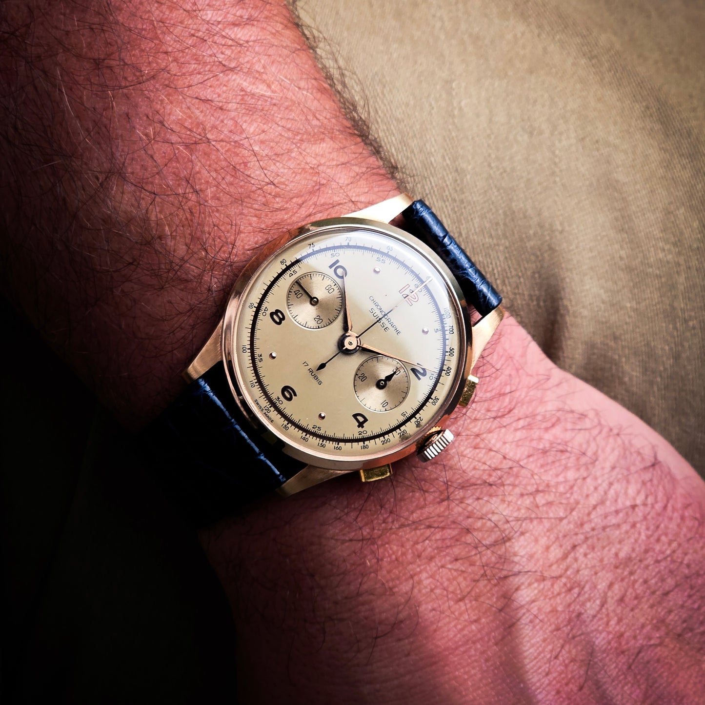 Chronographe Suisse gold chronograph
