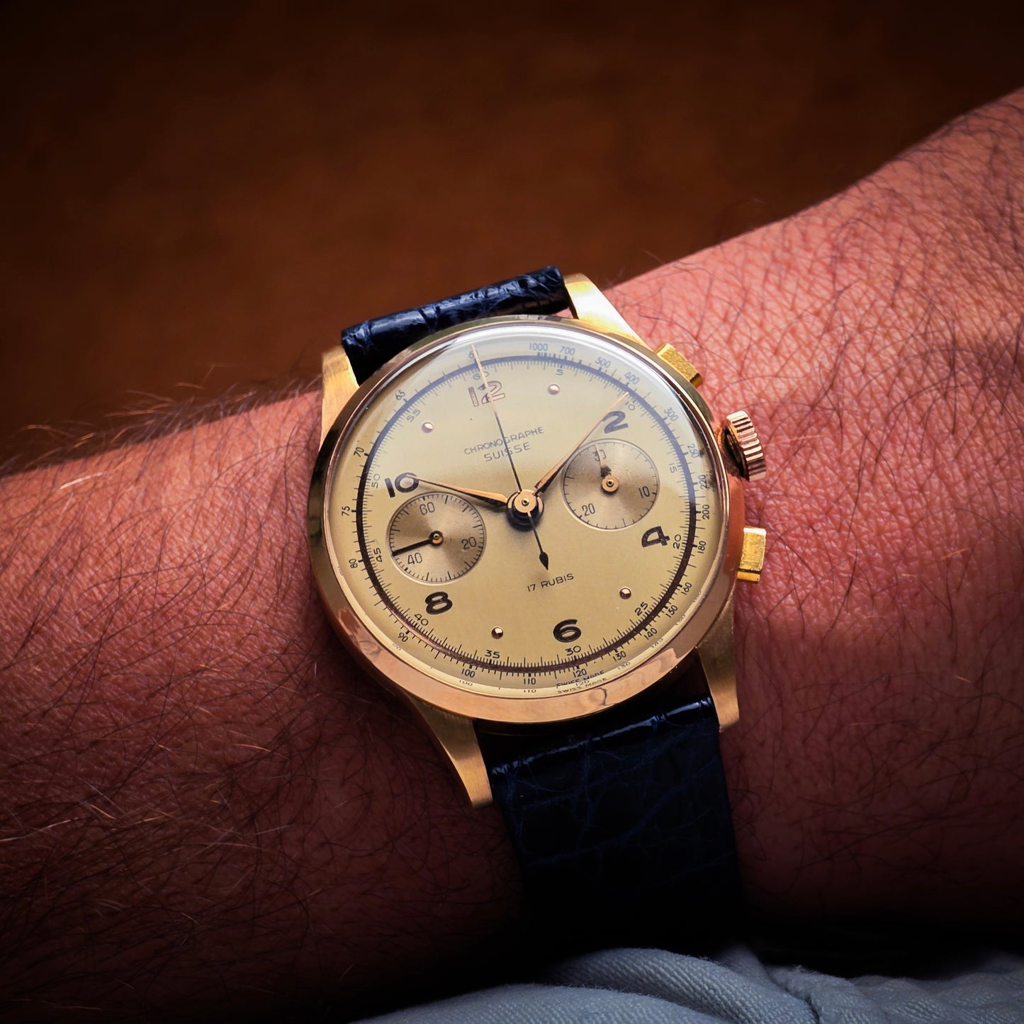 Chronographe Suisse gold chronograph