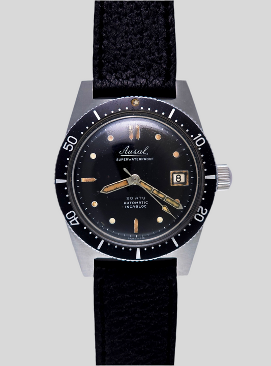Ausal 666 feet skin diver